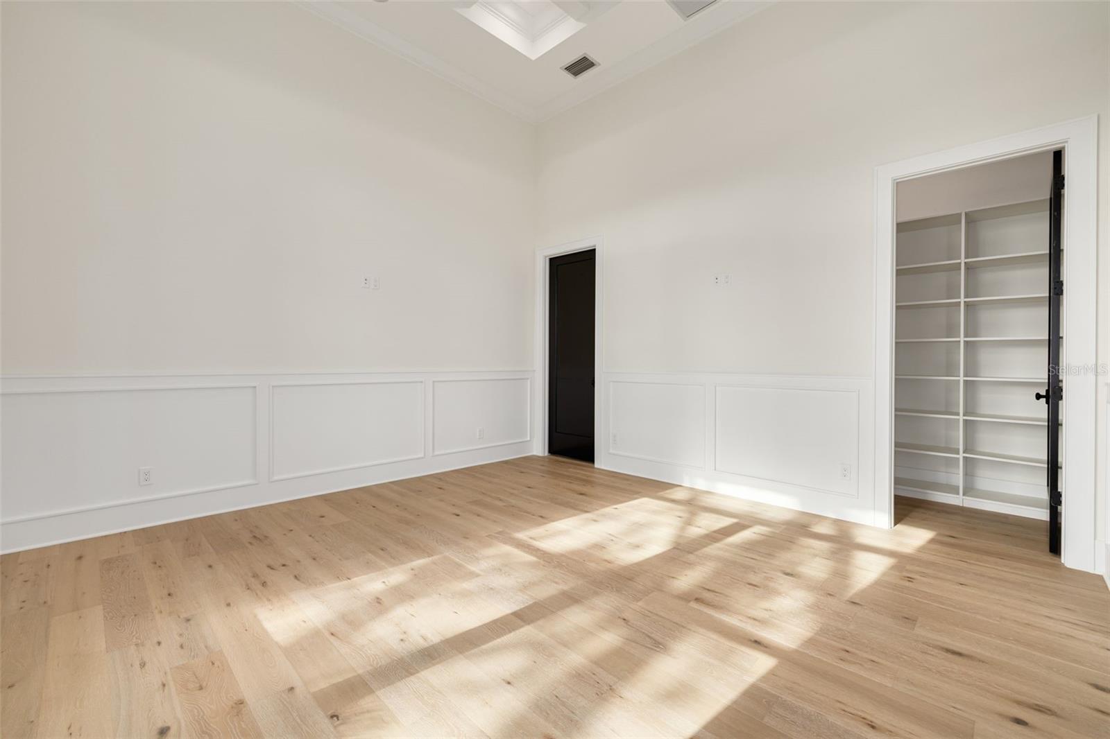 Image 32 of 49 For 634 Poinsettia Road