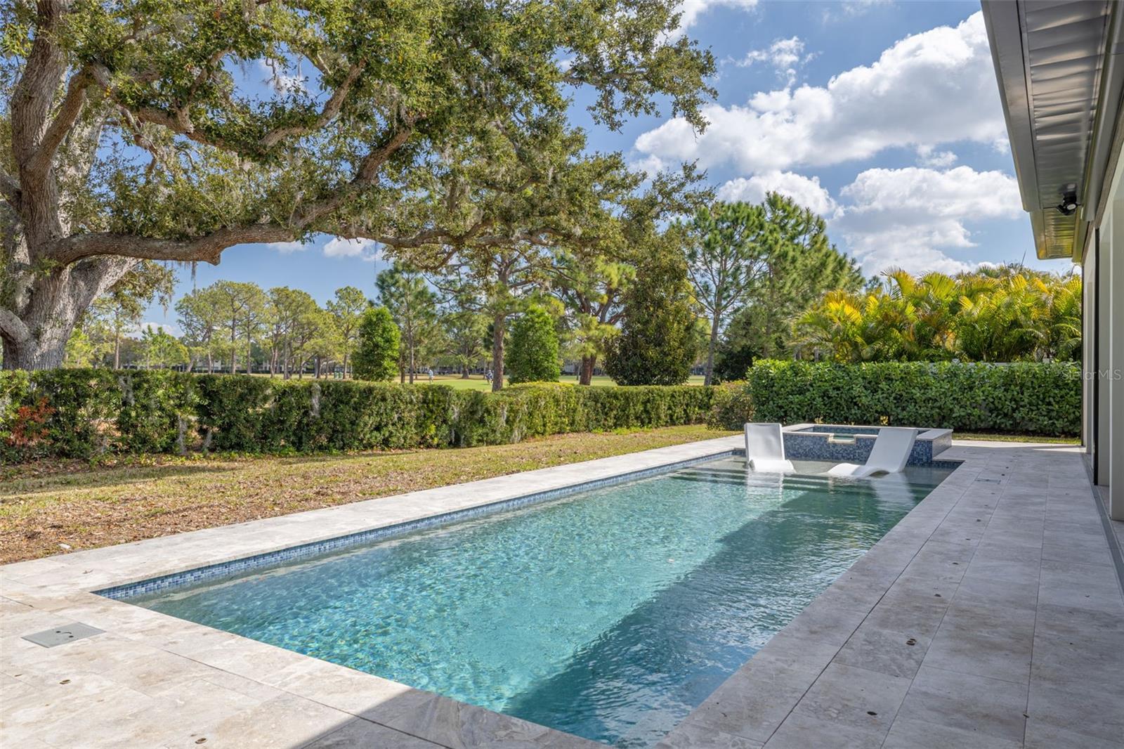 Image 35 of 49 For 634 Poinsettia Road