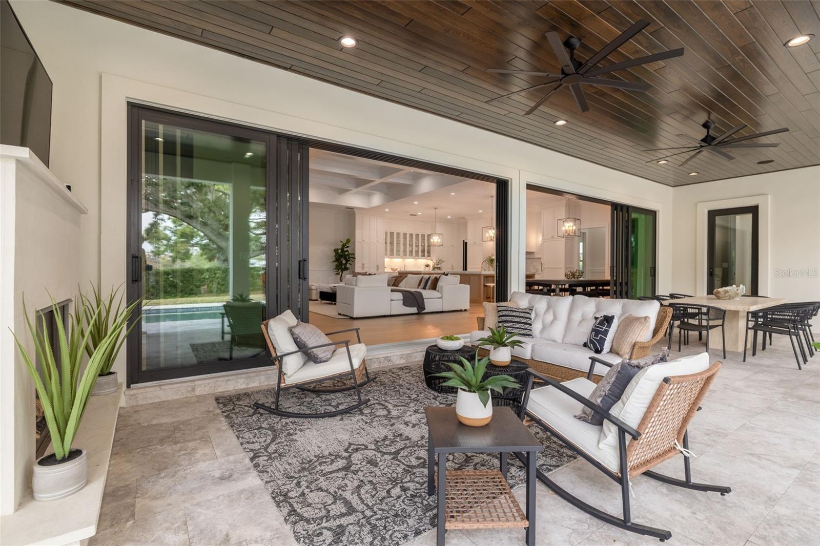 Image 42 of 49 For 634 Poinsettia Road