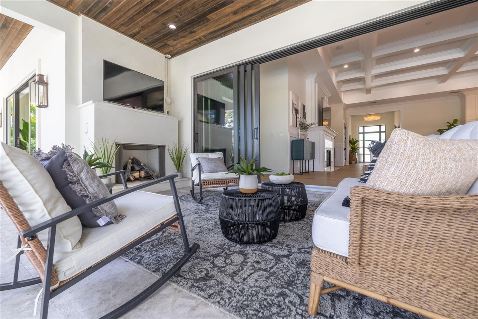 Image 43 of 49 For 634 Poinsettia Road