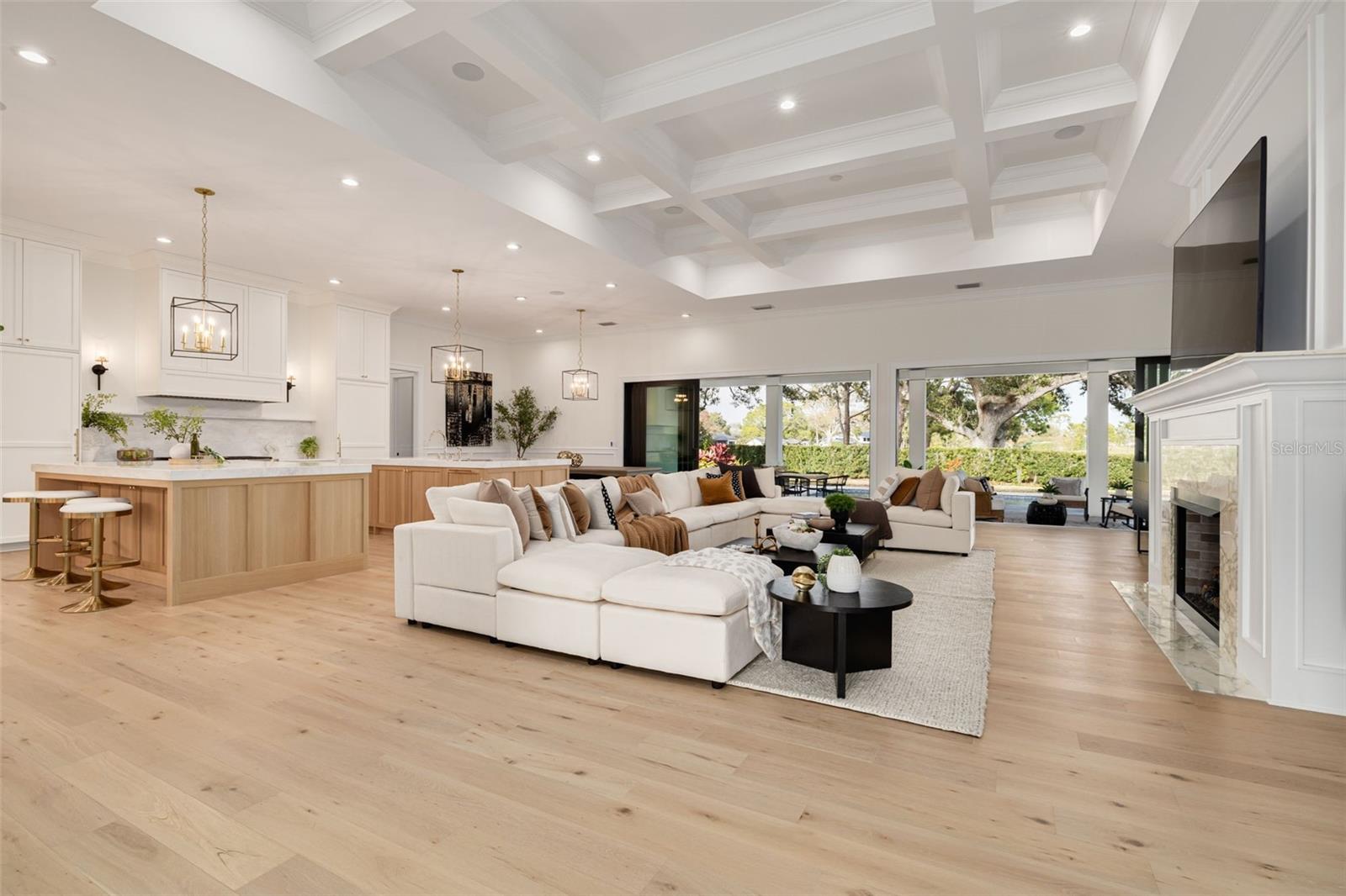 Image 5 of 49 For 634 Poinsettia Road