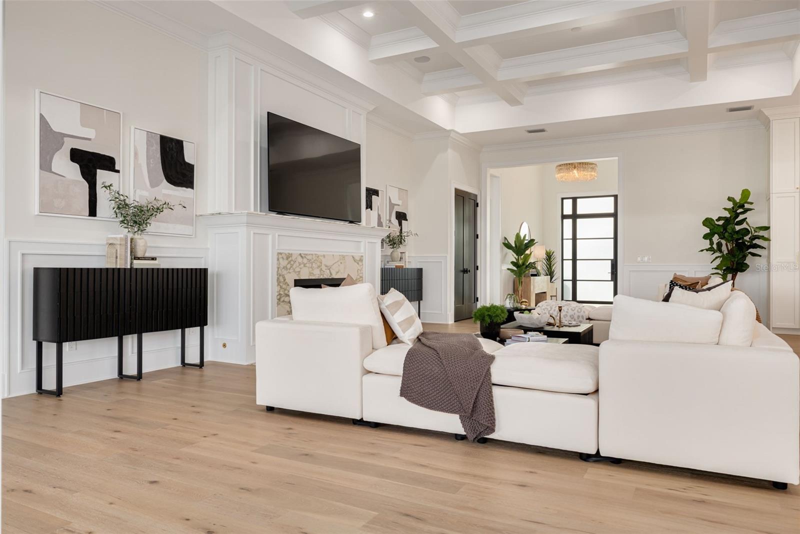 Image 8 of 49 For 634 Poinsettia Road