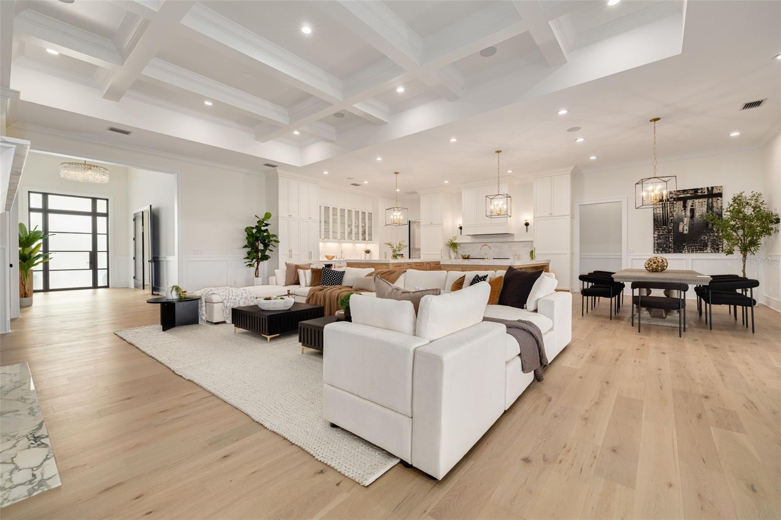 Image 9 of 49 For 634 Poinsettia Road