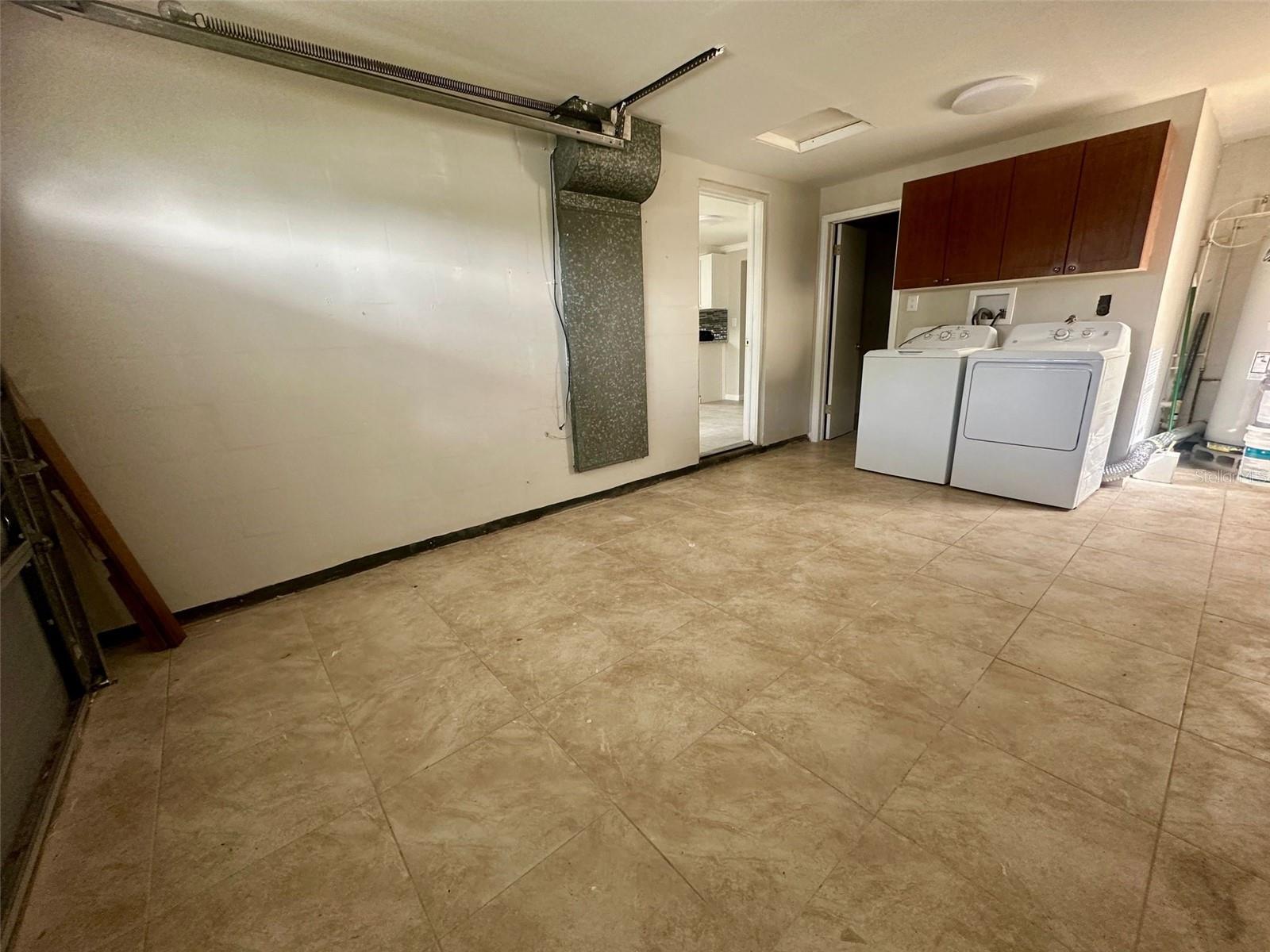 Image 11 of 12 For 4033 Newcastle Drive