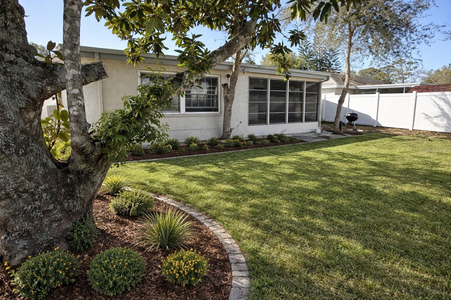 Image 3 of 12 For 4033 Newcastle Drive