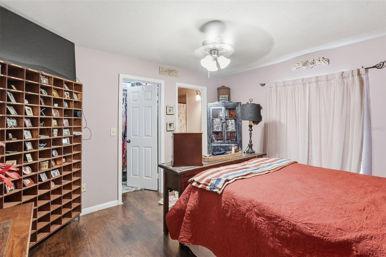 Image 18 of 26 For 17603 Cranbrook Drive