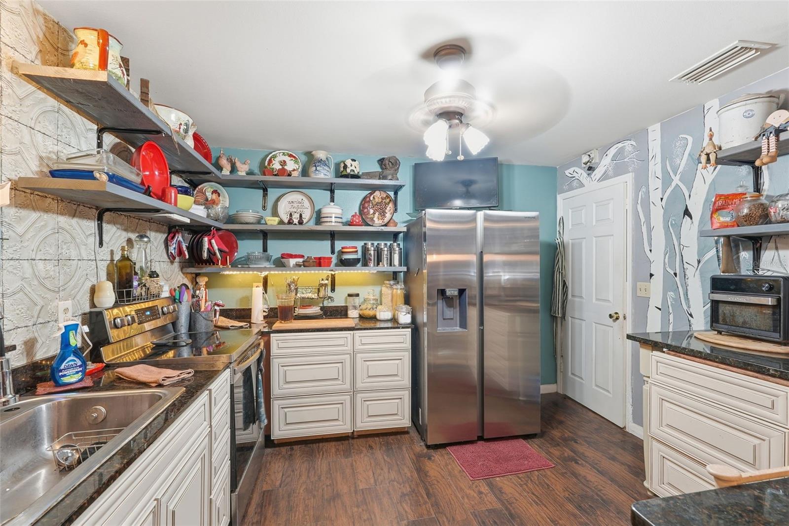 Image 8 of 26 For 17603 Cranbrook Drive