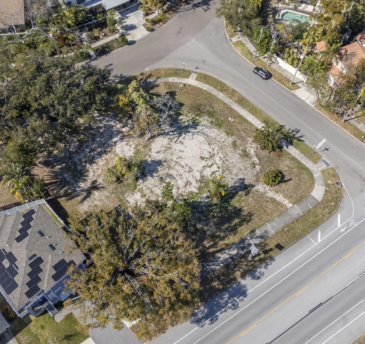 Listing photo id 0 for 116 Davis Boulevard