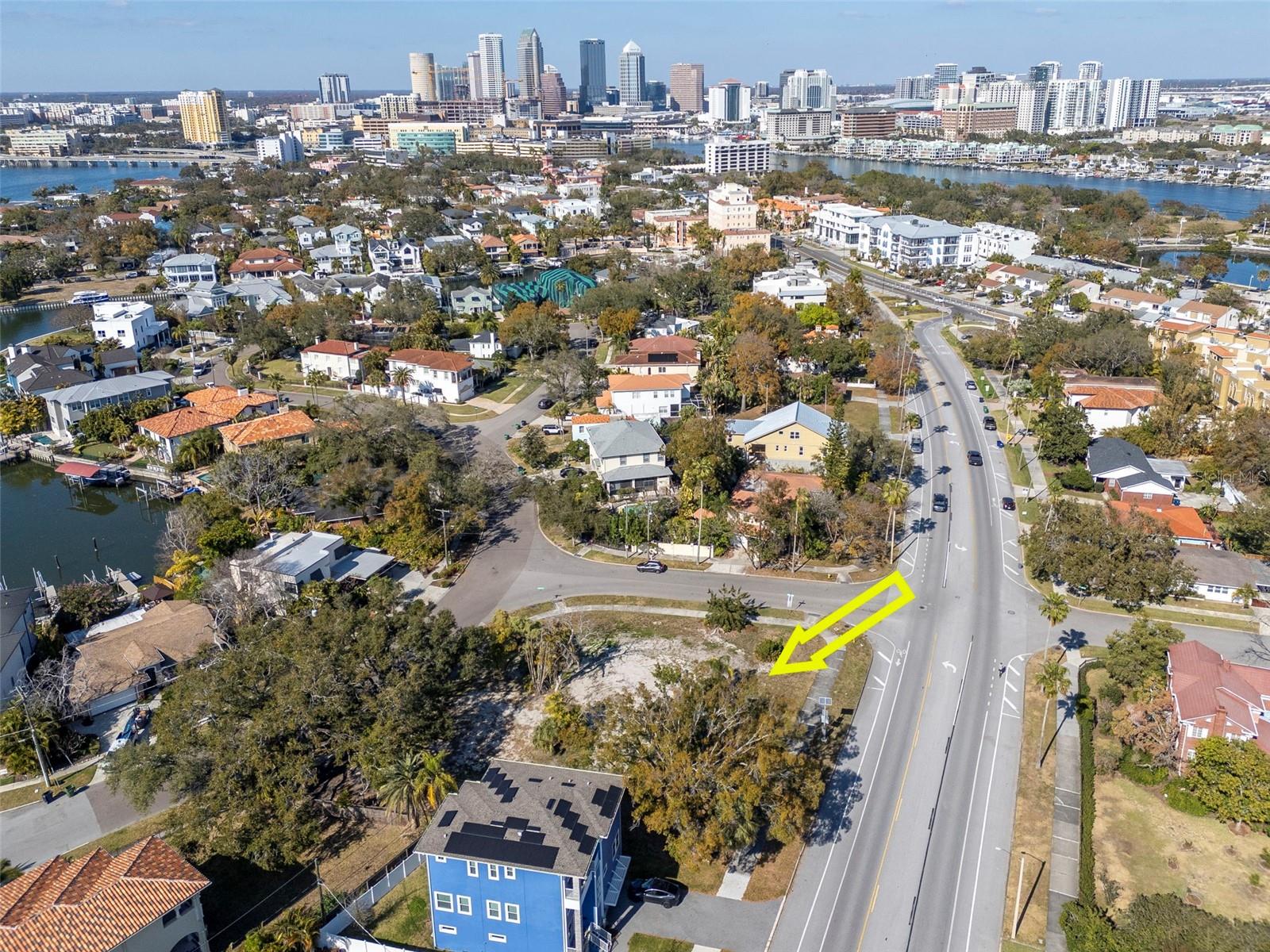 Listing photo id 5 for 116 Davis Boulevard