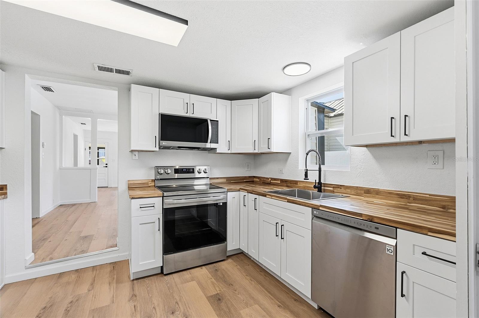 Image 21 of 37 For 110 1st Street