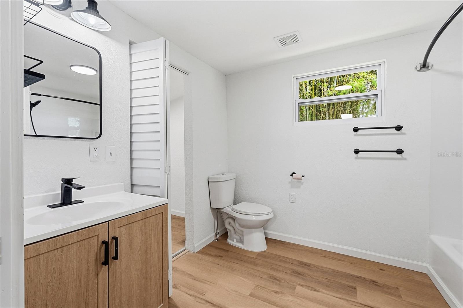 Image 23 of 37 For 110 1st Street