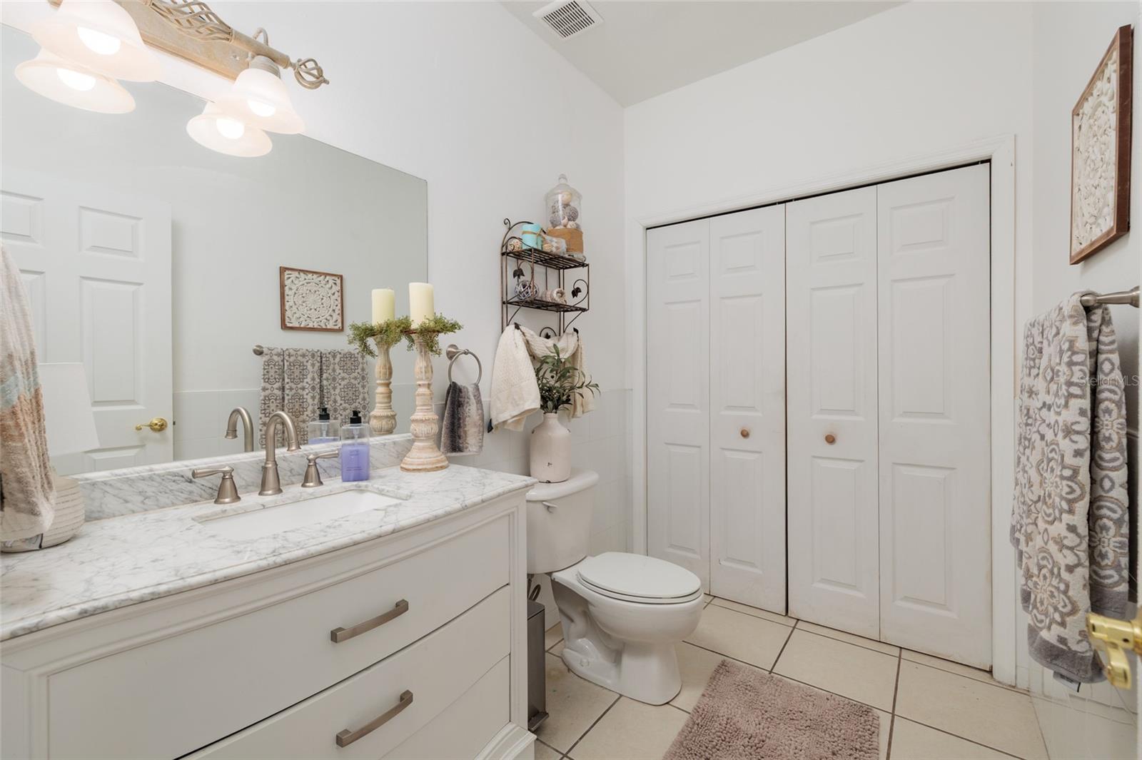 Listing photo id 23 for 407 8th Avenue N