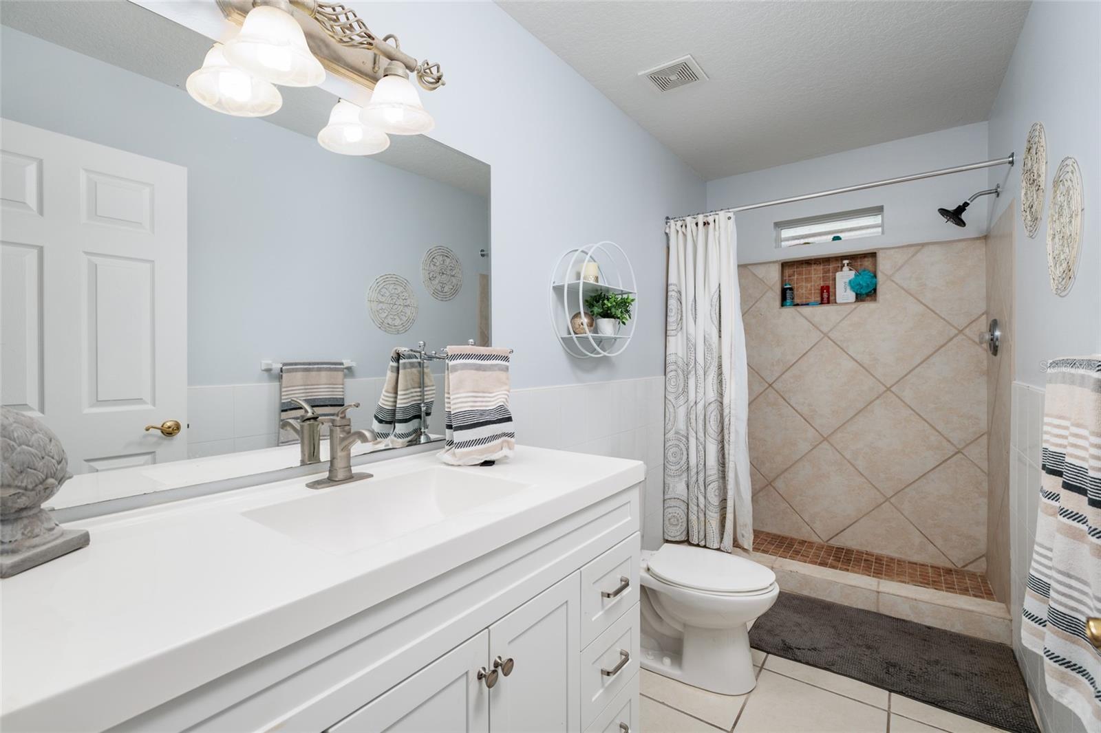 Listing photo id 25 for 407 8th Avenue N