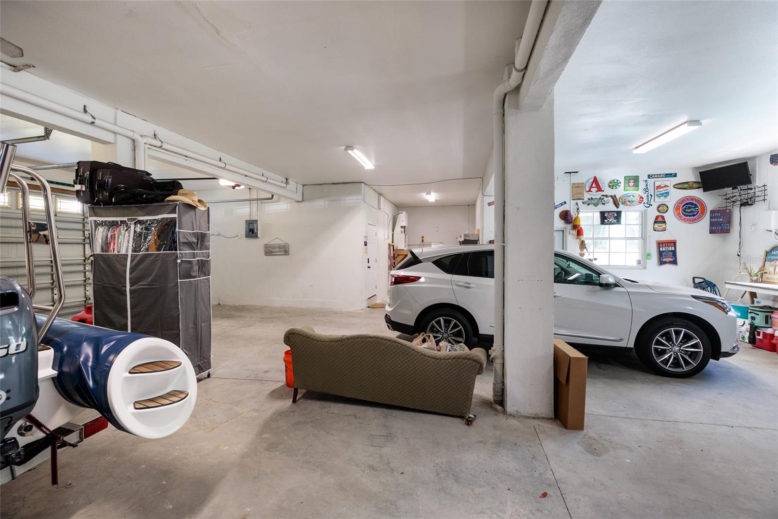 Listing photo id 32 for 407 8th Avenue N