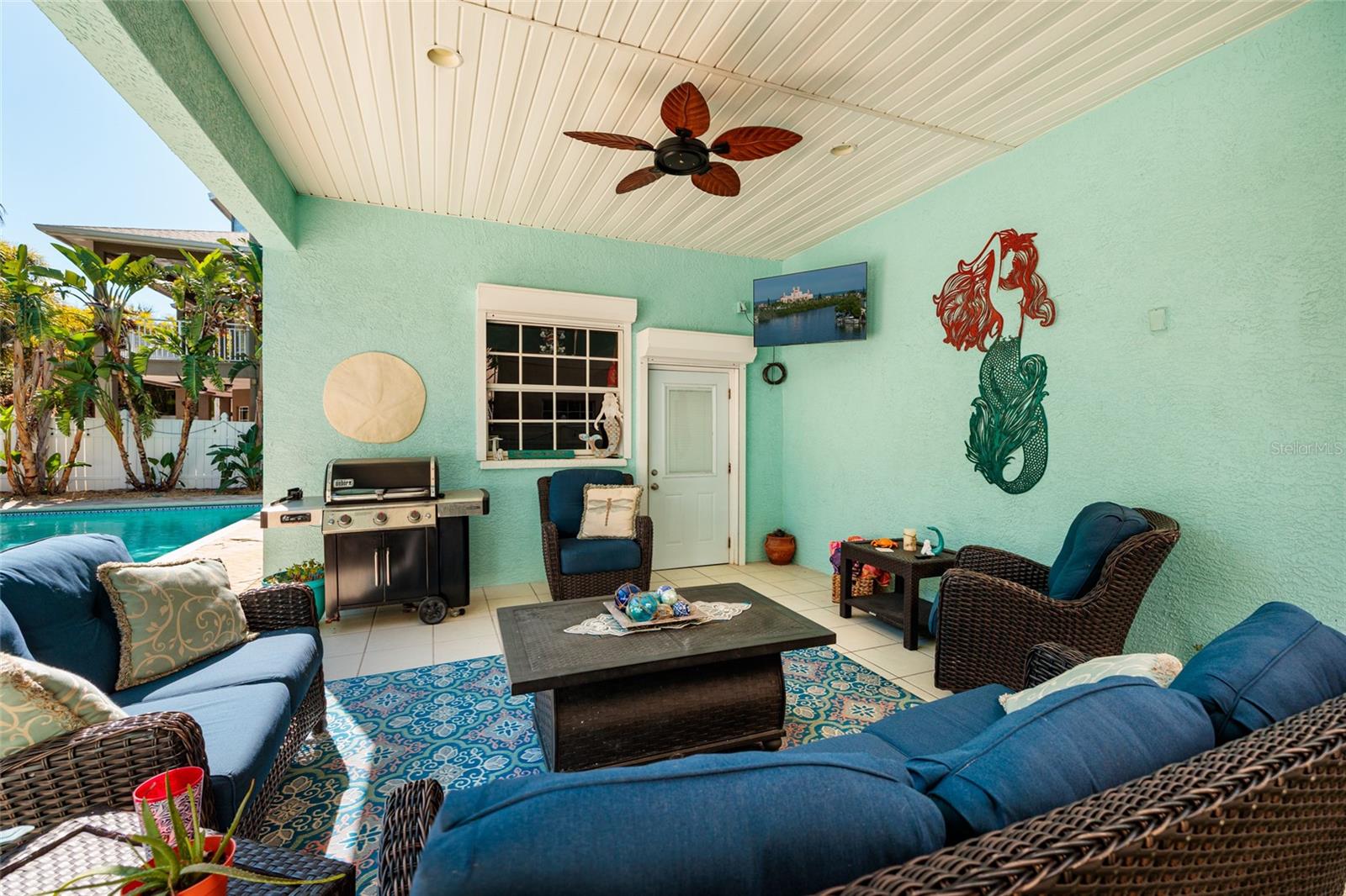 Listing photo id 38 for 407 8th Avenue N