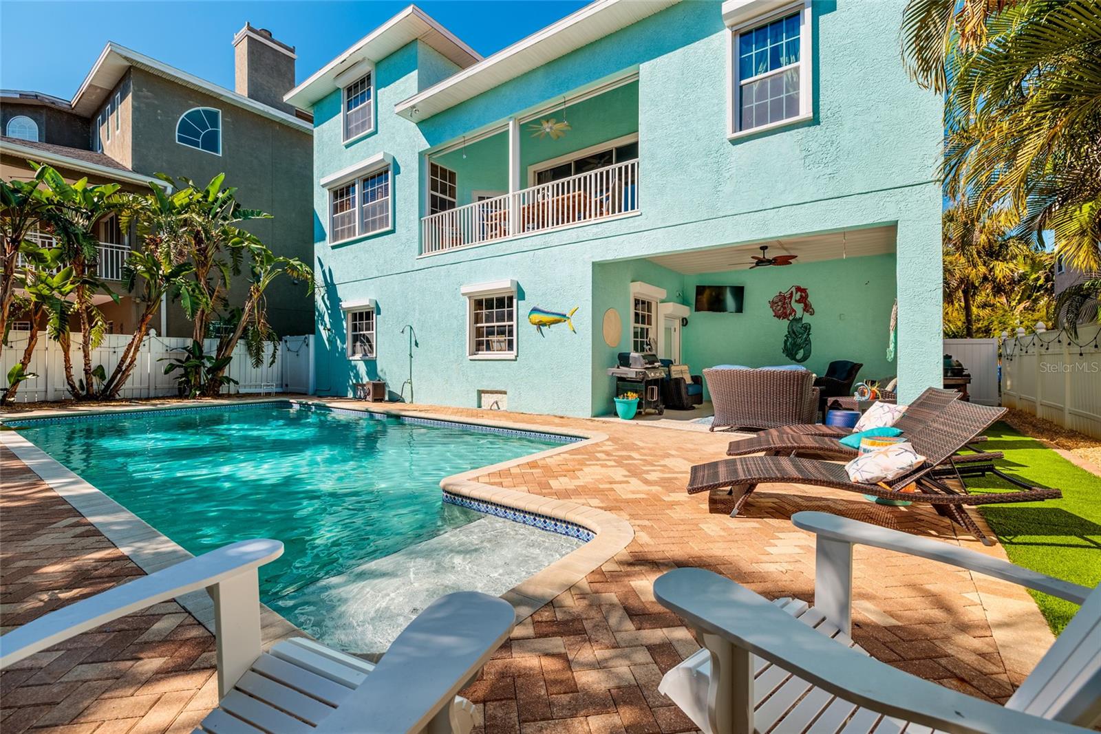 Listing photo id 41 for 407 8th Avenue N