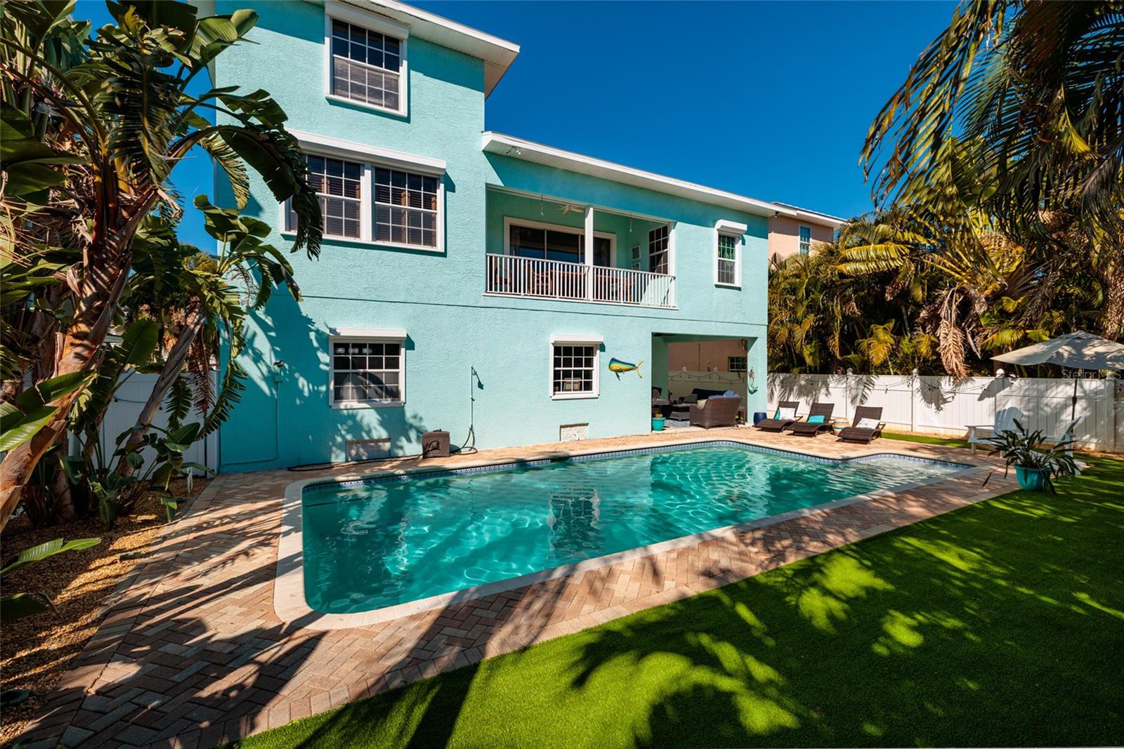 Listing photo id 44 for 407 8th Avenue N