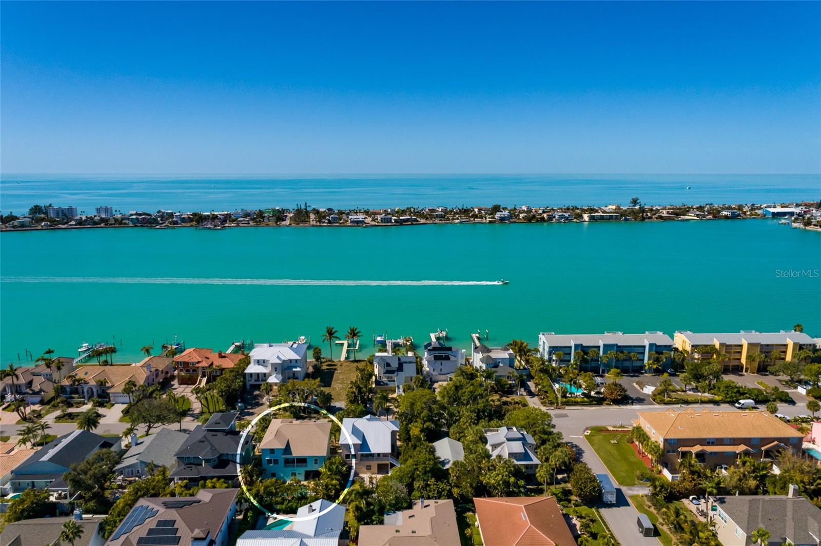 Listing photo id 3 for 407 8th Avenue N