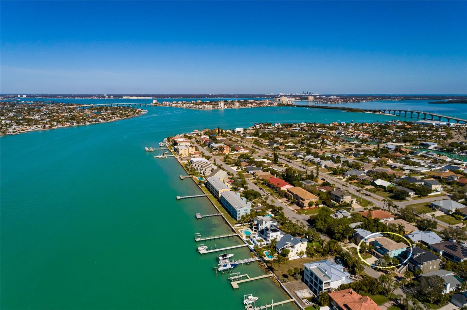 Listing photo id 48 for 407 8th Avenue N