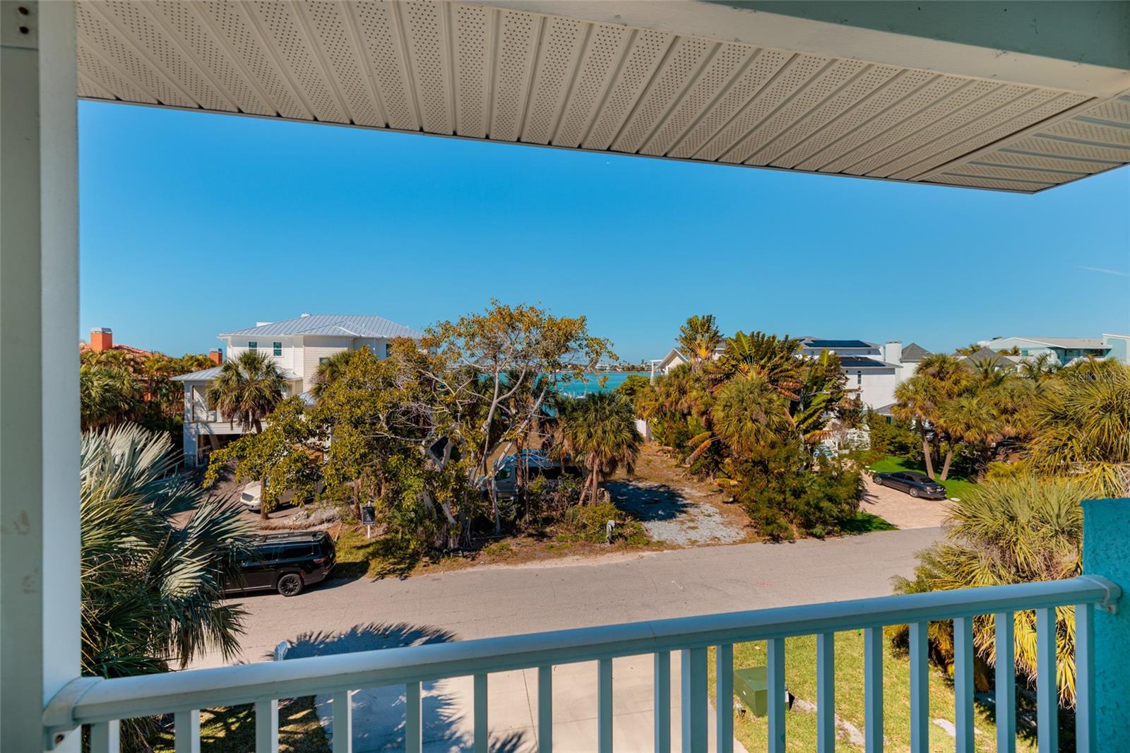 Listing photo id 52 for 407 8th Avenue N