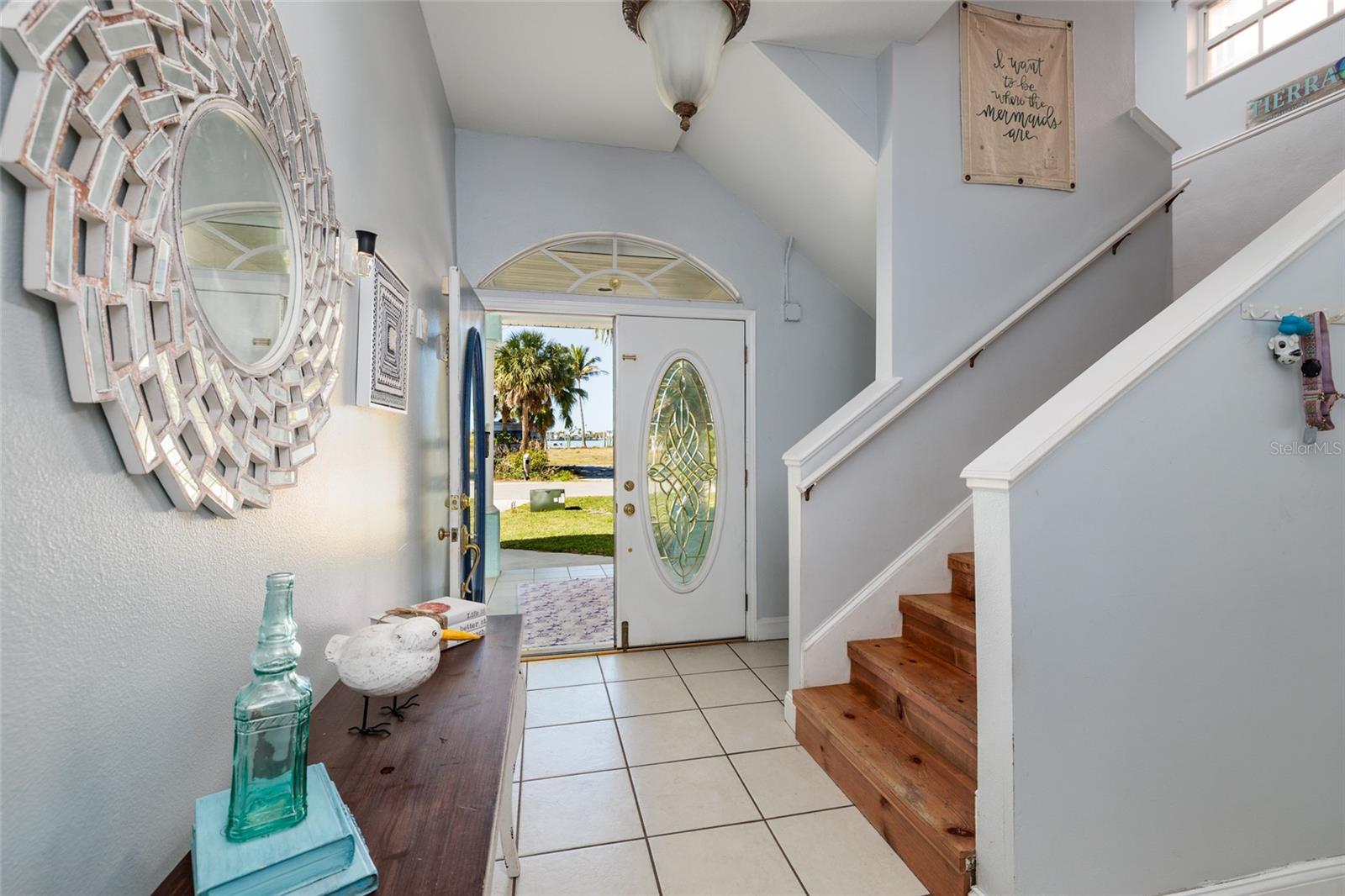 Listing photo id 4 for 407 8th Avenue N