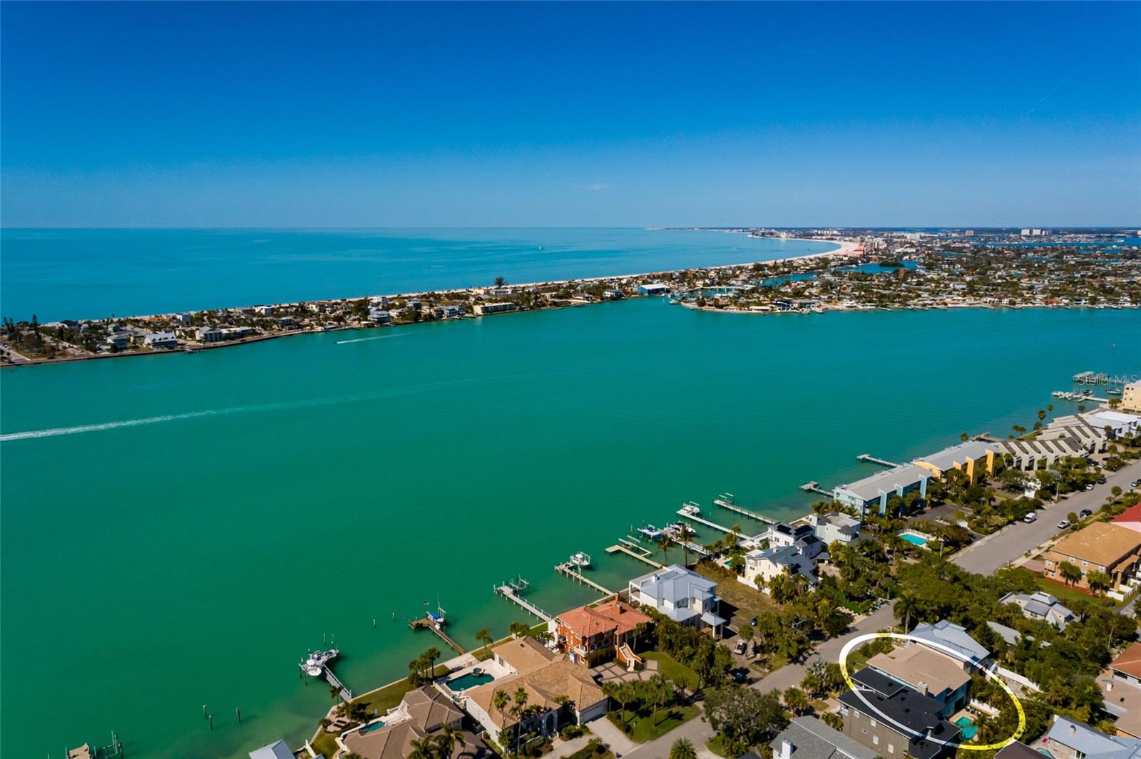 Listing photo id 65 for 407 8th Avenue N