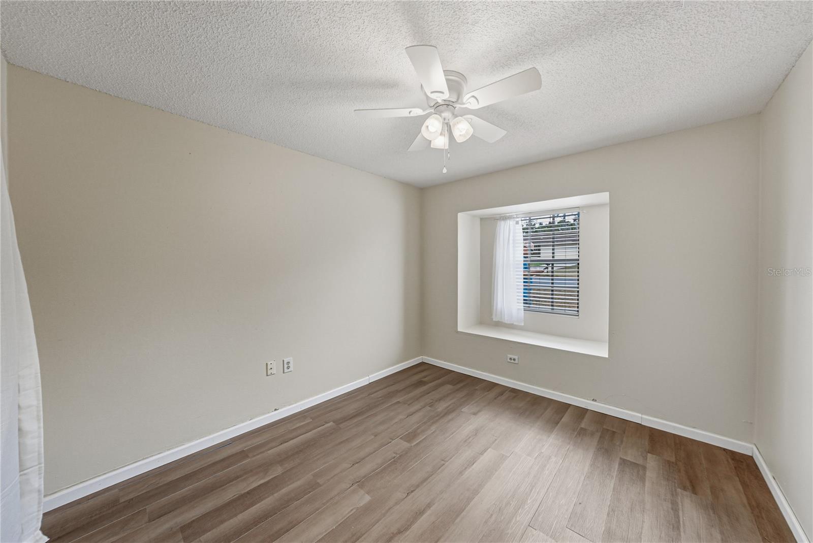 Image 27 of 30 For 36547 Jackson Avenue