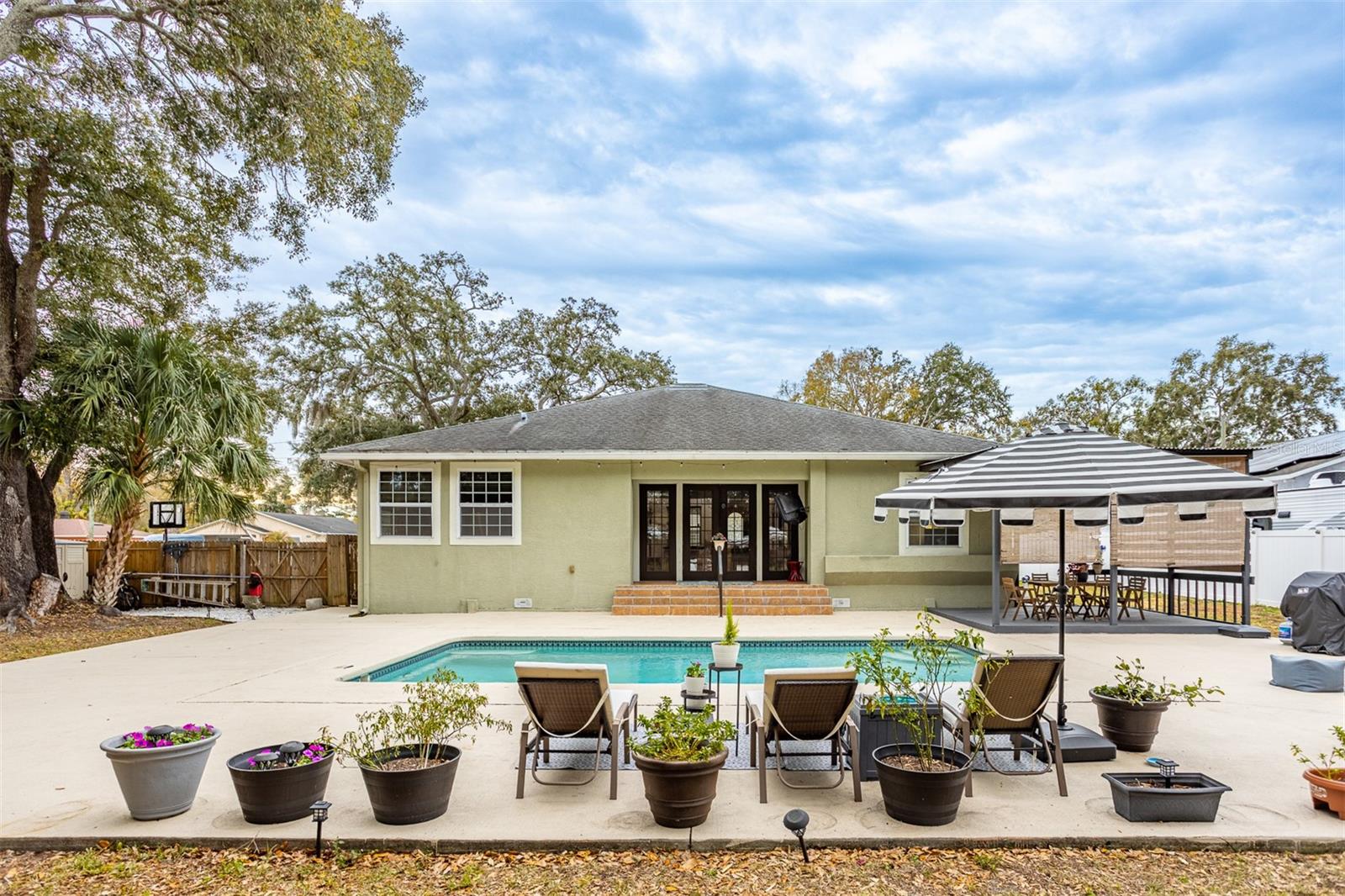 Image 2 of 51 For 1905 Burke Street