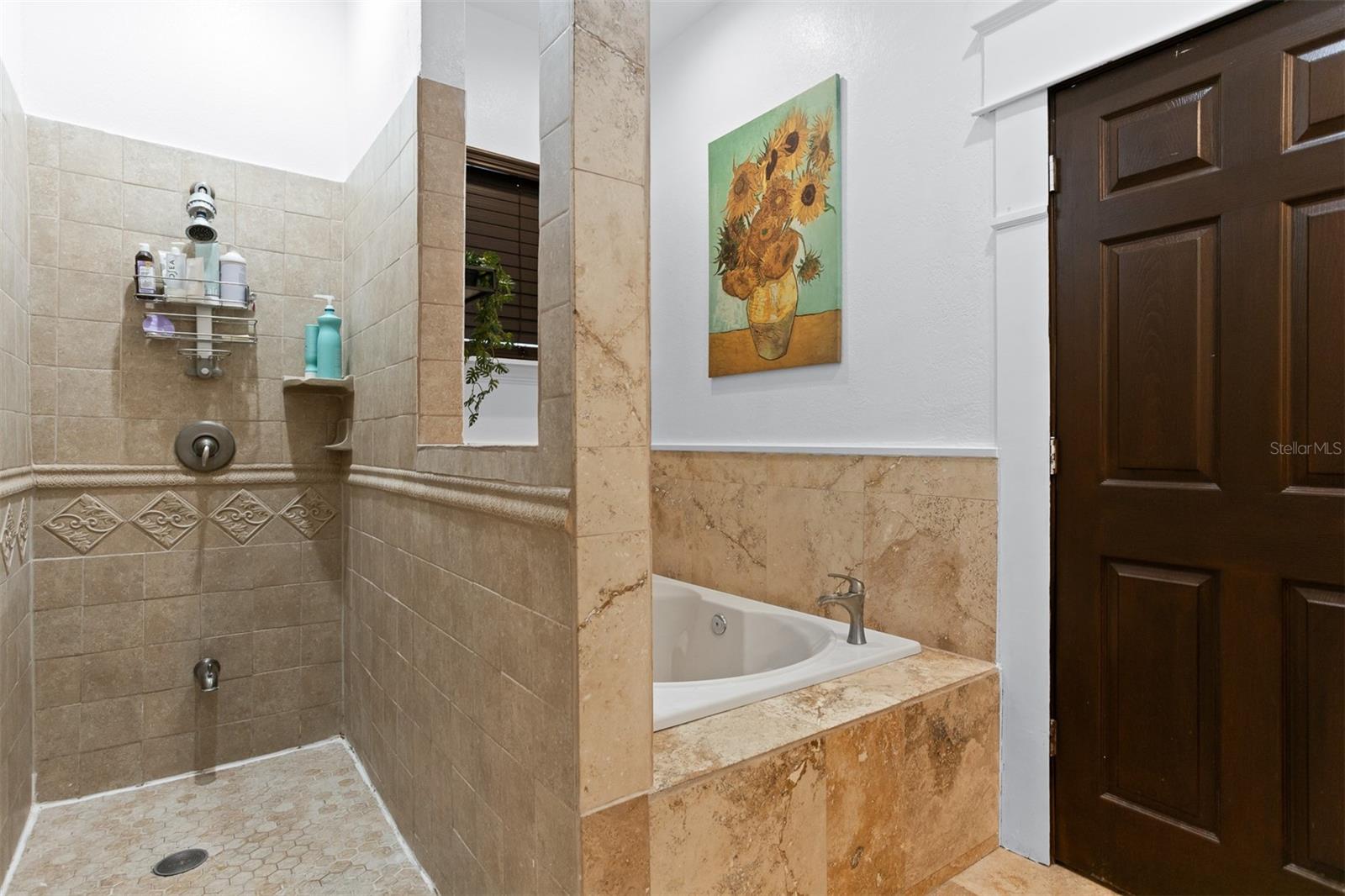 Image 20 of 51 For 1905 Burke Street