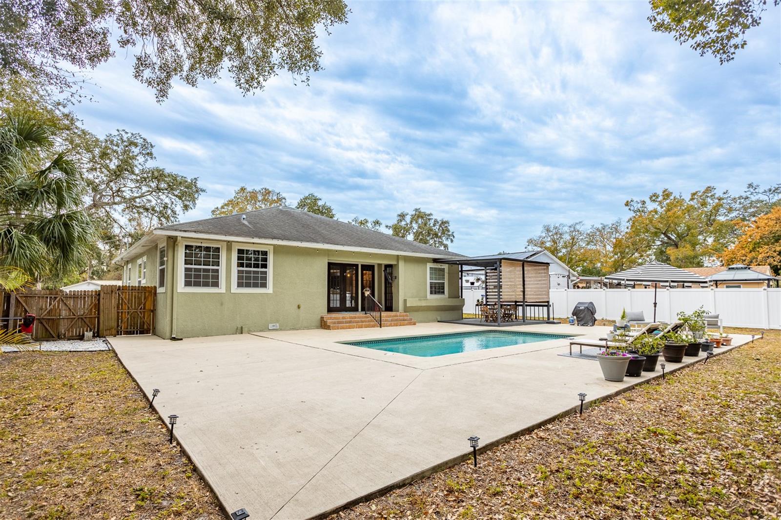 Image 31 of 51 For 1905 Burke Street