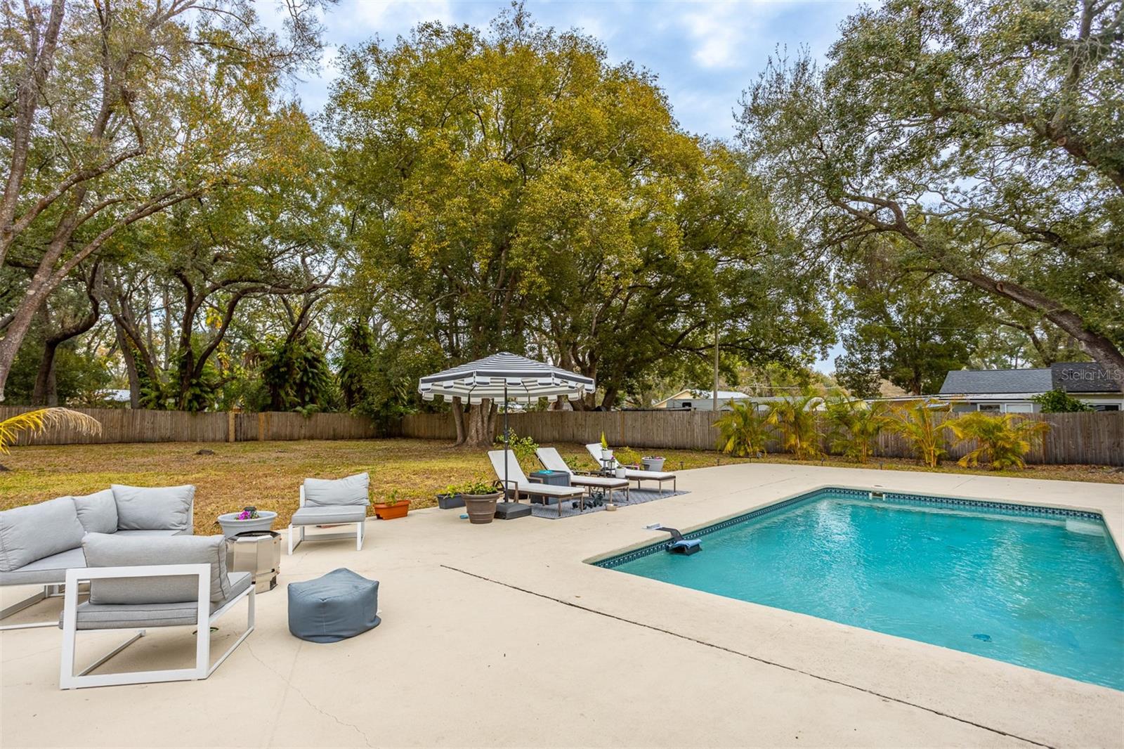 Image 33 of 51 For 1905 Burke Street