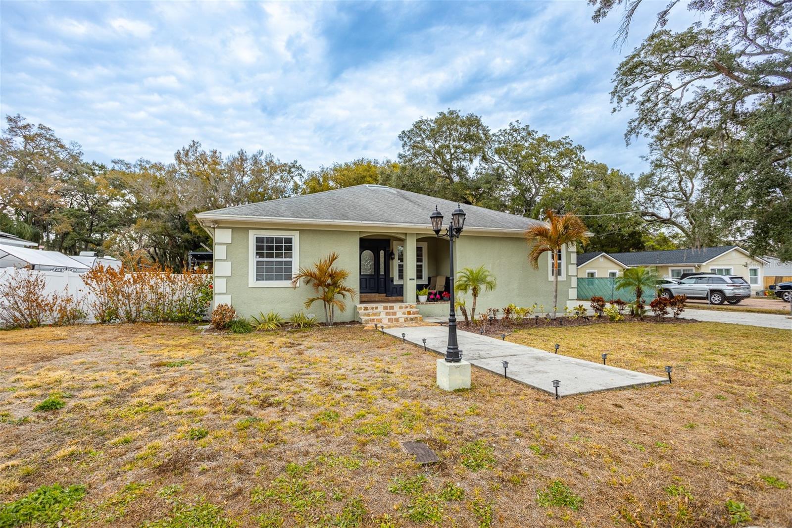 Image 39 of 51 For 1905 Burke Street