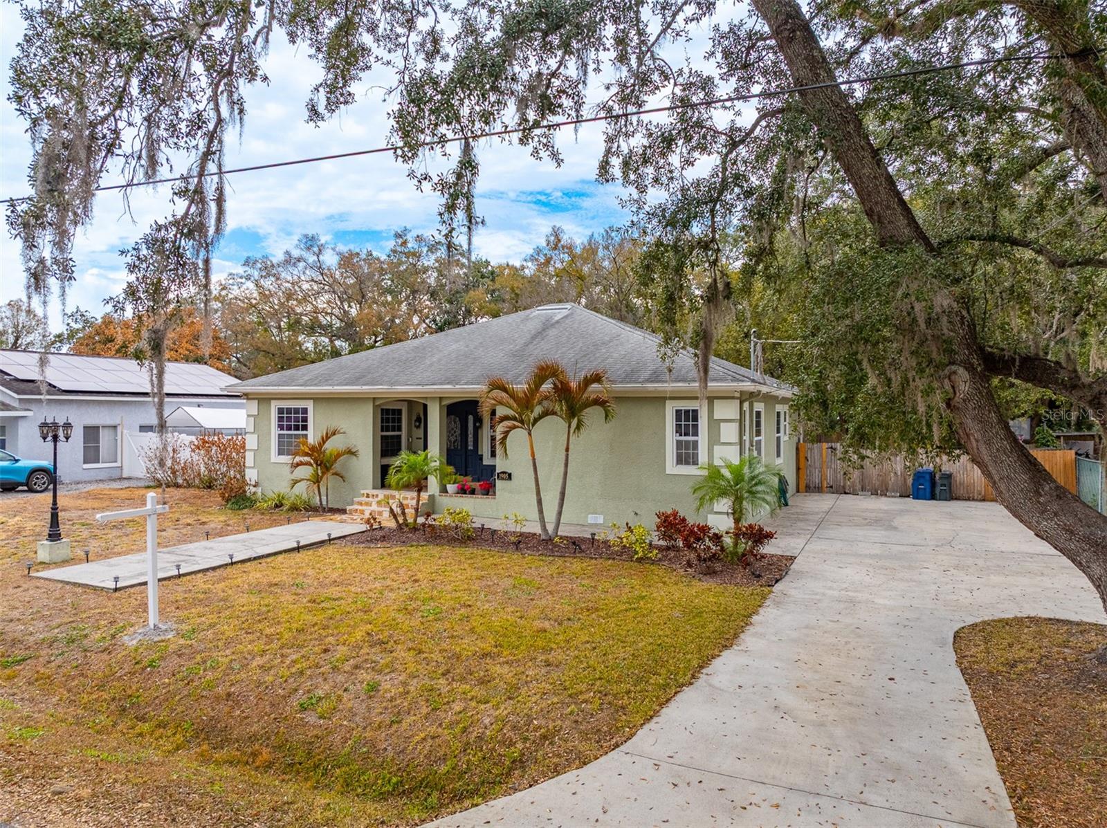 Image 40 of 51 For 1905 Burke Street