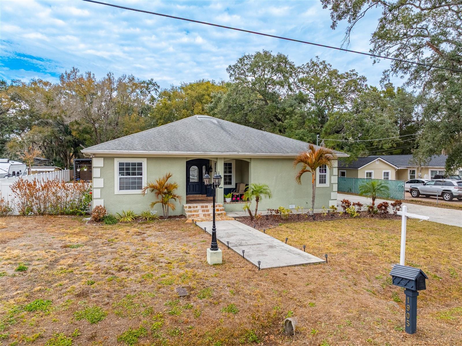 Image 51 of 51 For 1905 Burke Street