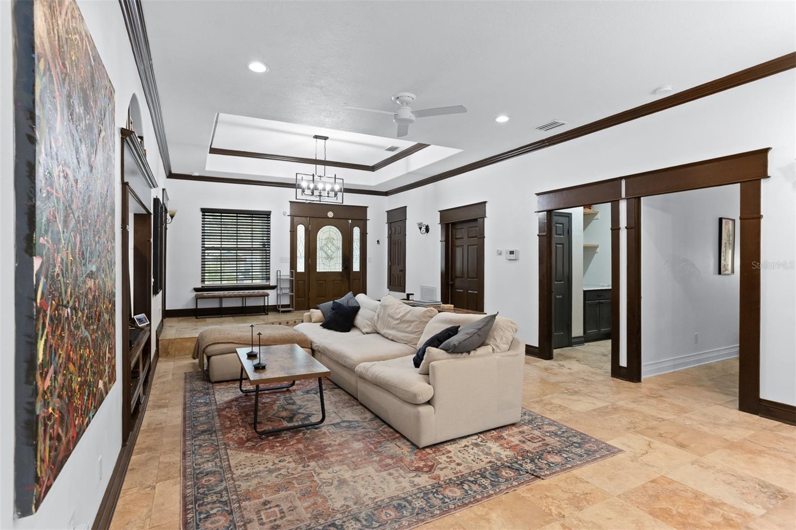 Image 9 of 51 For 1905 Burke Street