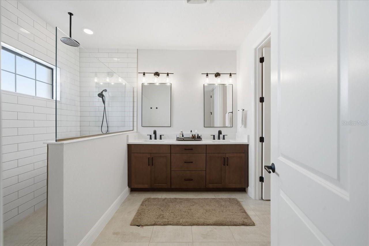 Image 32 of 63 For 4011 Burdick Loop