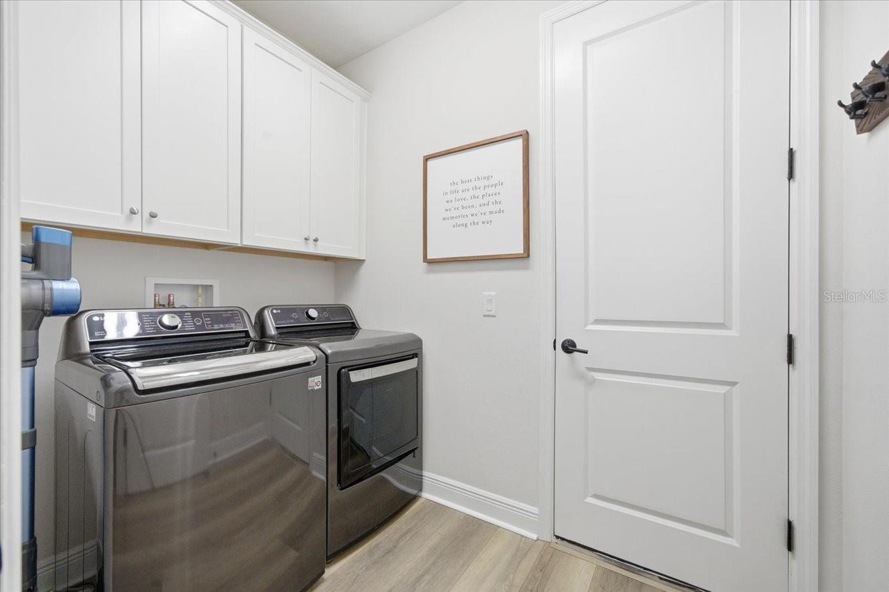 Image 40 of 63 For 4011 Burdick Loop