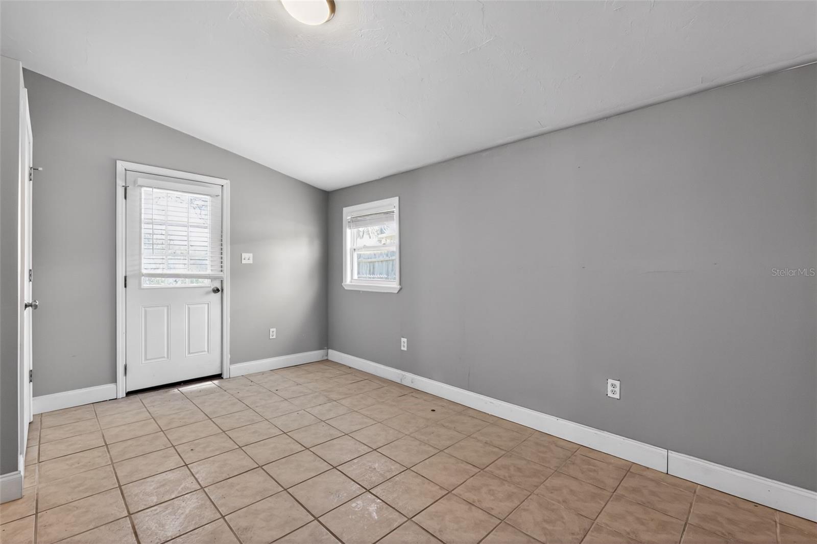 Image 12 of 21 For 146 Phoenetia Drive