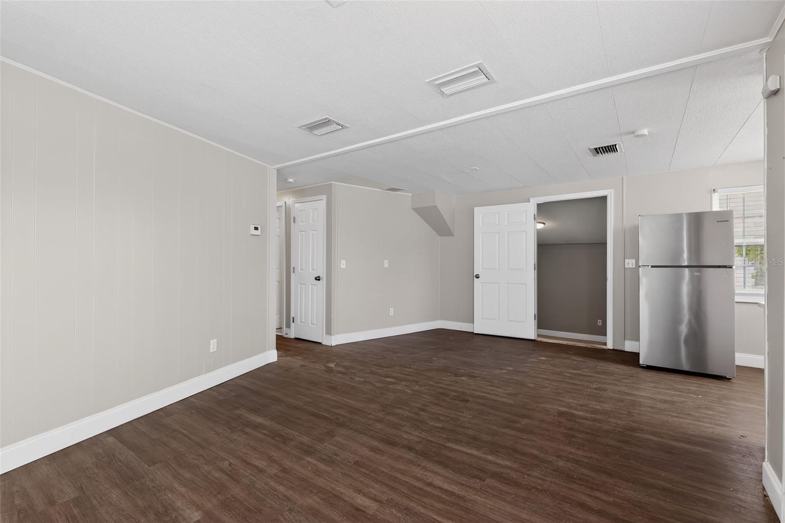 Image 8 of 21 For 146 Phoenetia Drive