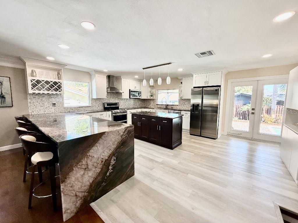 Image 10 of 49 For 2563 Knotty Pine Way