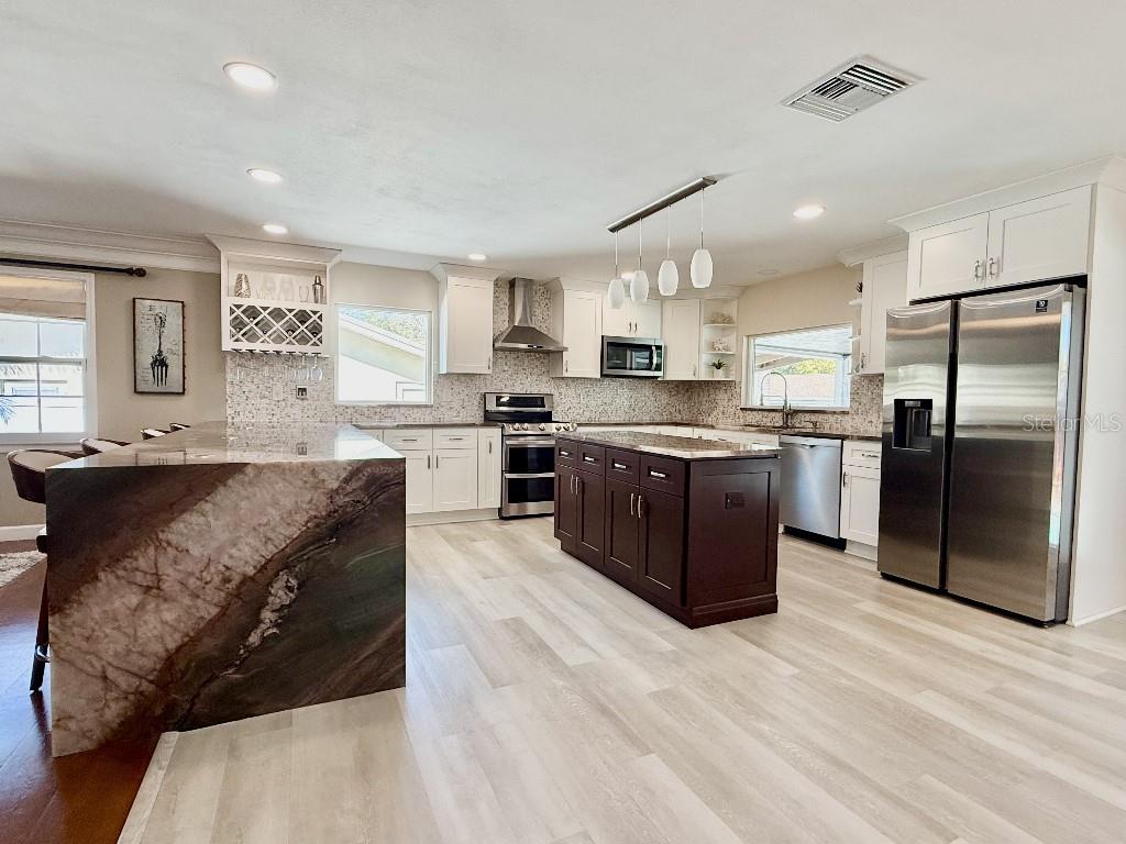 Image 12 of 49 For 2563 Knotty Pine Way