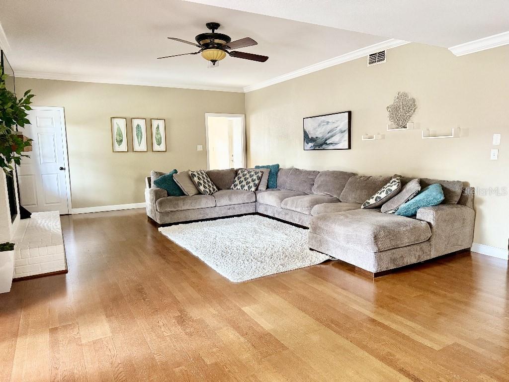 Image 16 of 49 For 2563 Knotty Pine Way