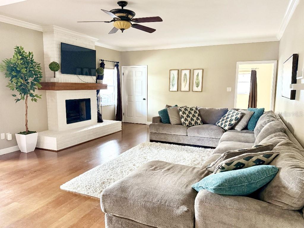 Image 17 of 49 For 2563 Knotty Pine Way