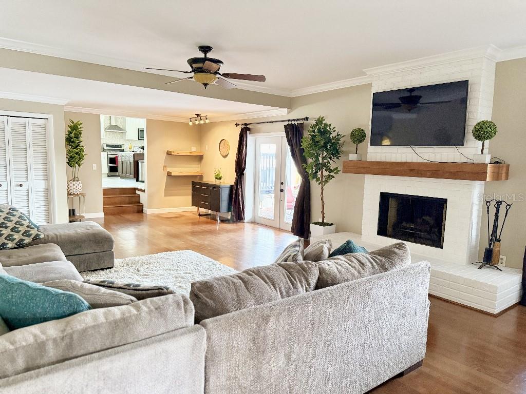 Image 18 of 49 For 2563 Knotty Pine Way