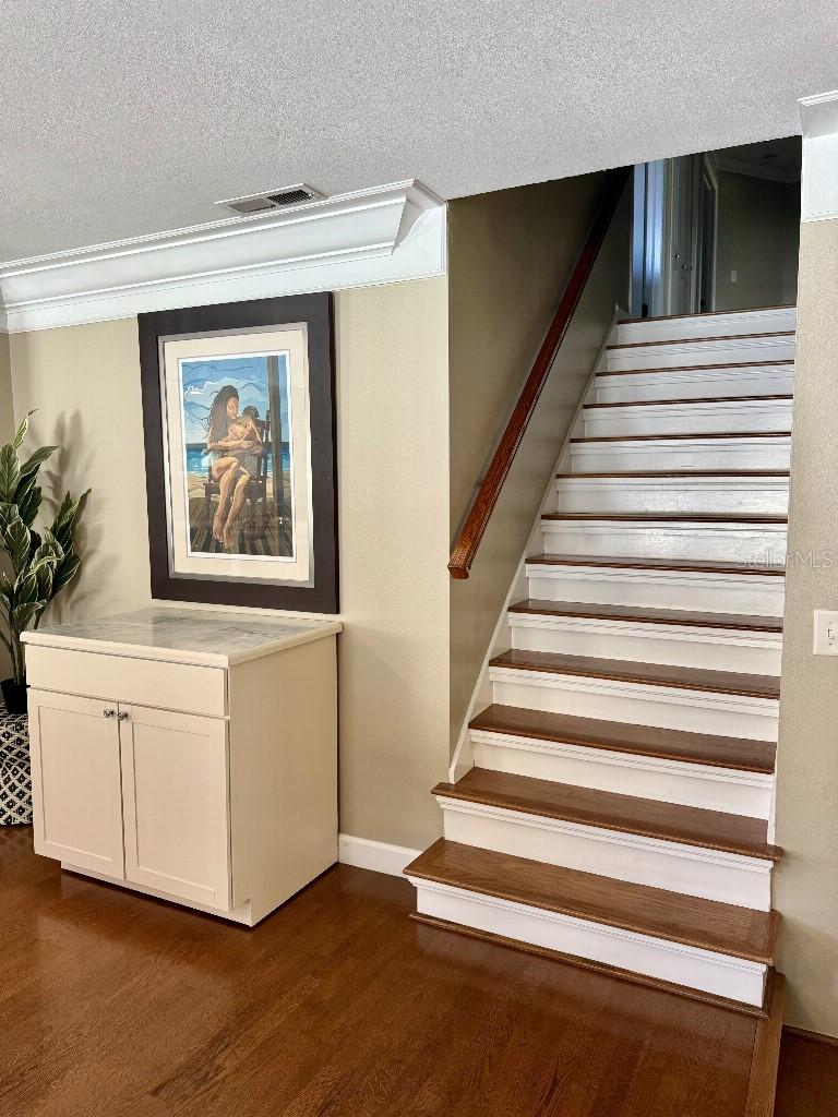 Image 25 of 49 For 2563 Knotty Pine Way