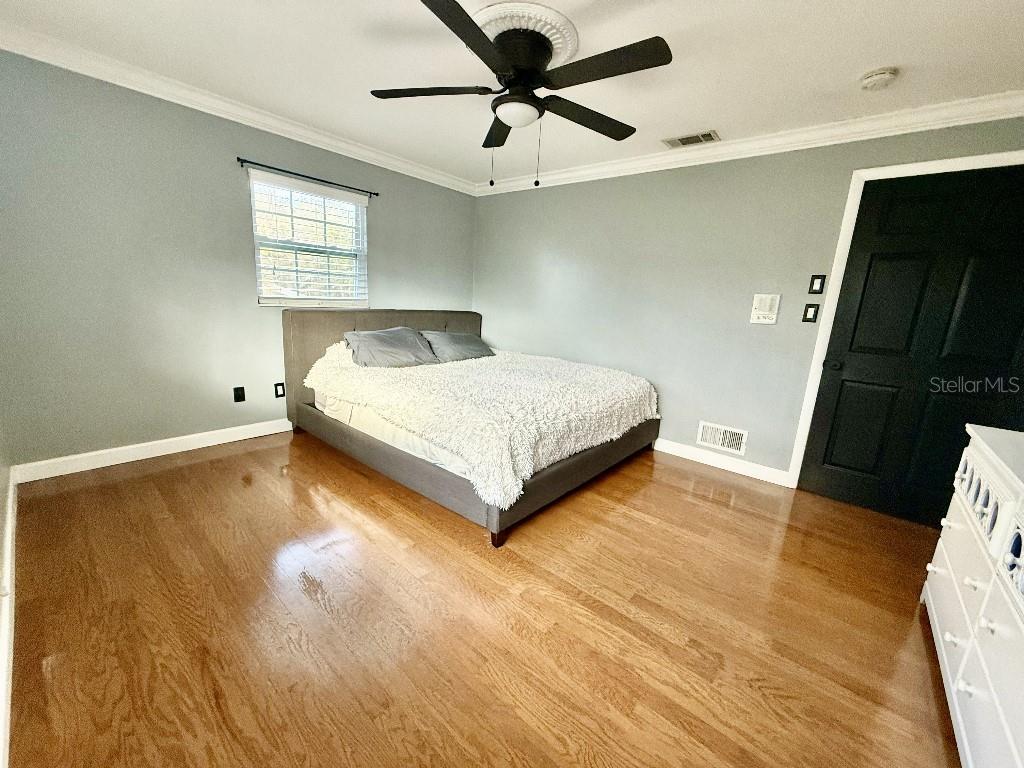 Image 26 of 49 For 2563 Knotty Pine Way