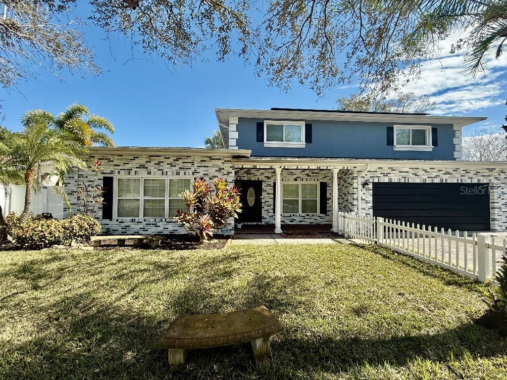 Image 3 of 49 For 2563 Knotty Pine Way