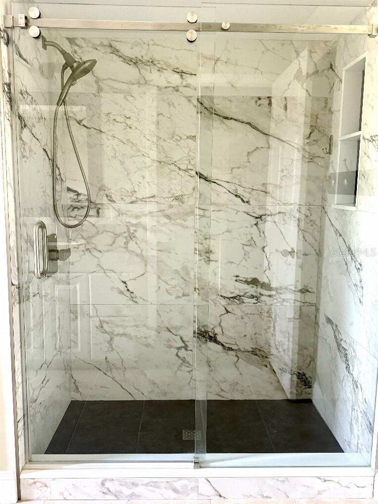 Image 31 of 49 For 2563 Knotty Pine Way