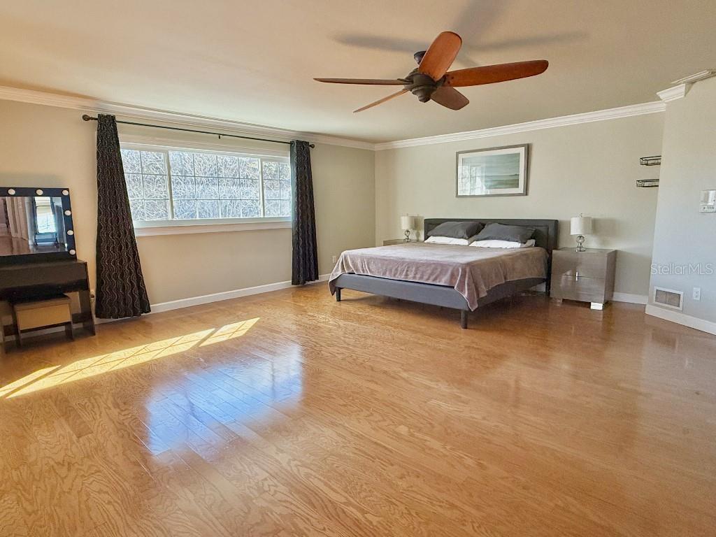 Image 32 of 49 For 2563 Knotty Pine Way