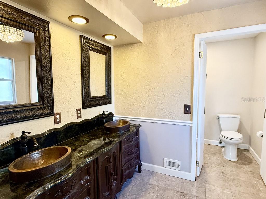 Image 36 of 49 For 2563 Knotty Pine Way